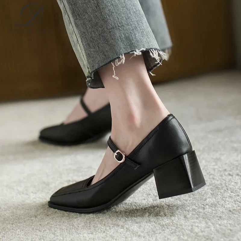 elveswallet Retro Med Heel Buckle Sandals