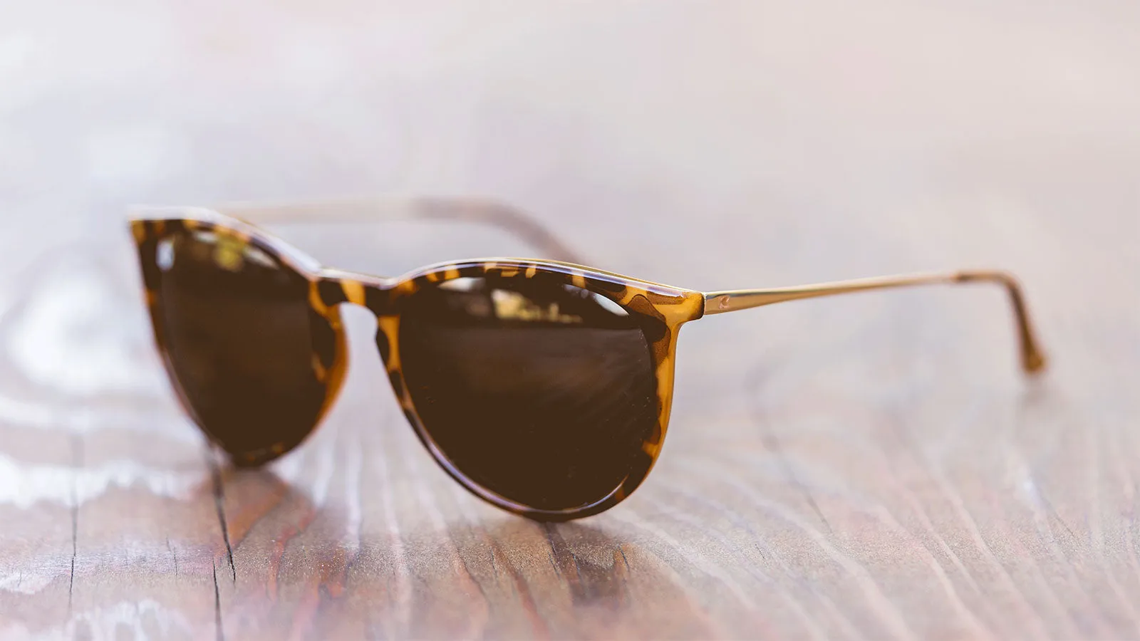 Glossy Blonde Tortoise Shell / Amber Mary Janes