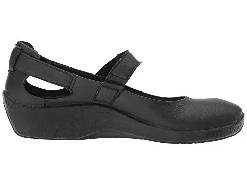 L51 Adjustable Vegan Jane in Smooth Black