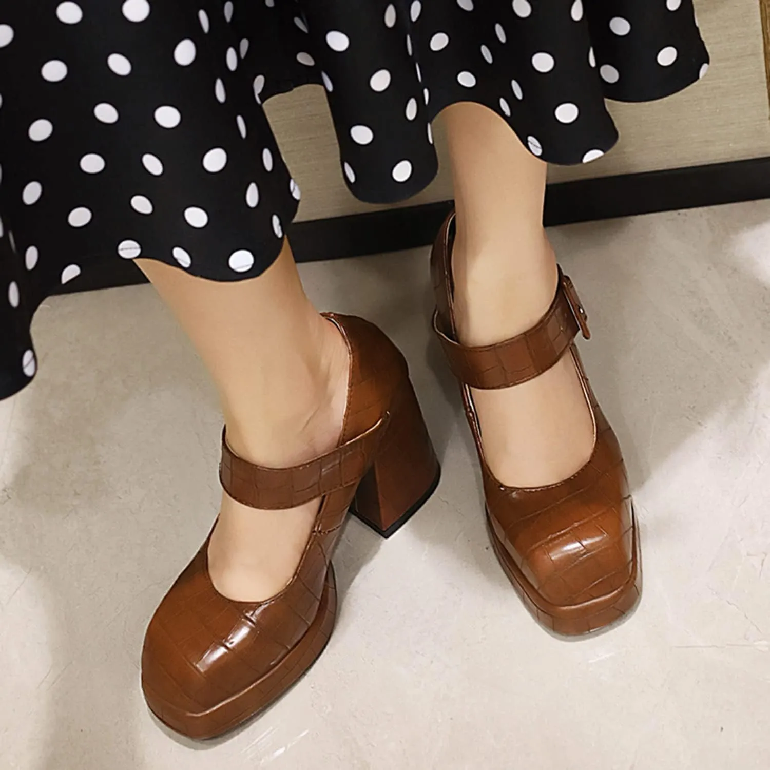 MOOMMO Women Classic Platform Mary Jane Heels Square Toe Chunky High Heel Mary Jane Shoes Ankle Strap Dress Lolita Pumps 4 Inch Block Heel Buckle Strap Sandals Party Casual Wedding Shoes 4-15 M US
