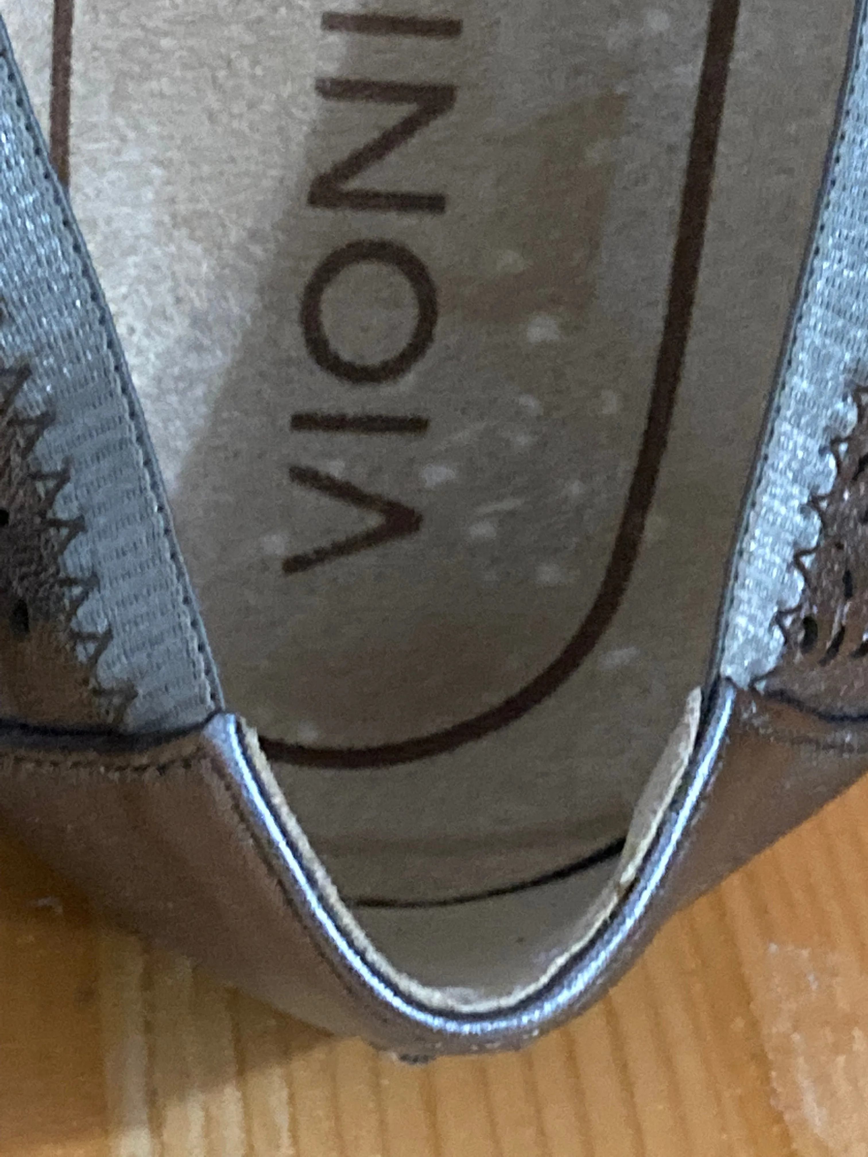 VIONIC ROBYN Perforated Women Size 8W Ballet Flats Pewter