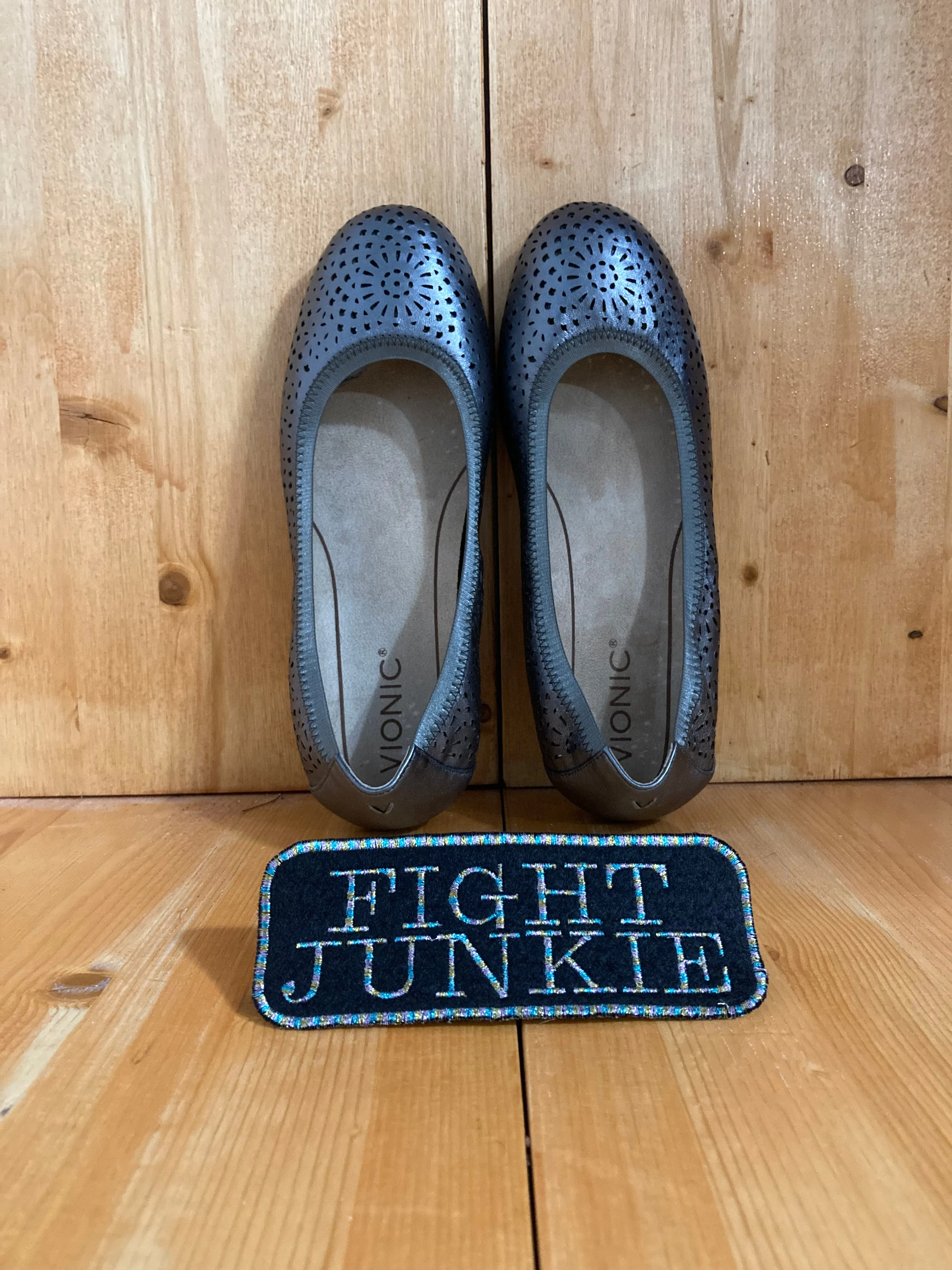 VIONIC ROBYN Perforated Women Size 8W Ballet Flats Pewter